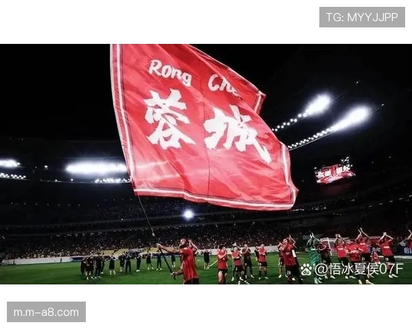 回顾2025赛季：上海海港客场战绩卓越，逆袭申花实现三连冠